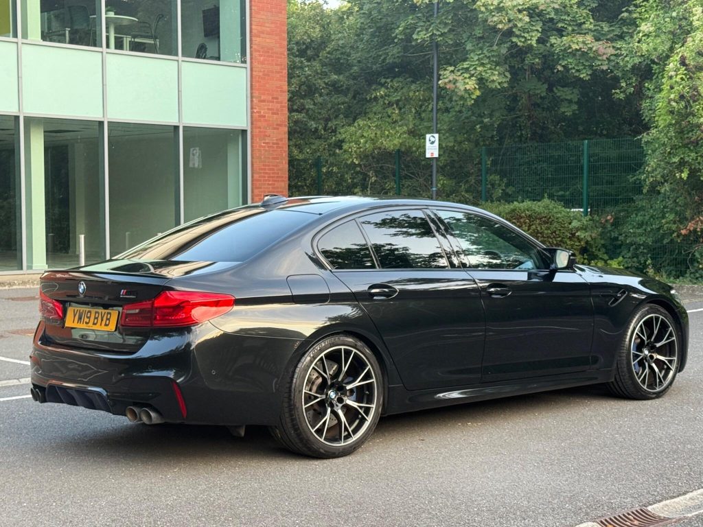 BMW M5 4.4i V8 Competition Steptronic xDrive Euro 6 (s/s) 4dr — photo 16 of 93