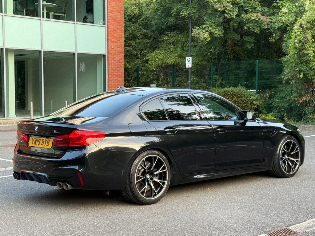 BMW M5 4.4i V8 Competition Steptronic xDrive Euro 6 (s/s) 4dr — photo 17 of 93