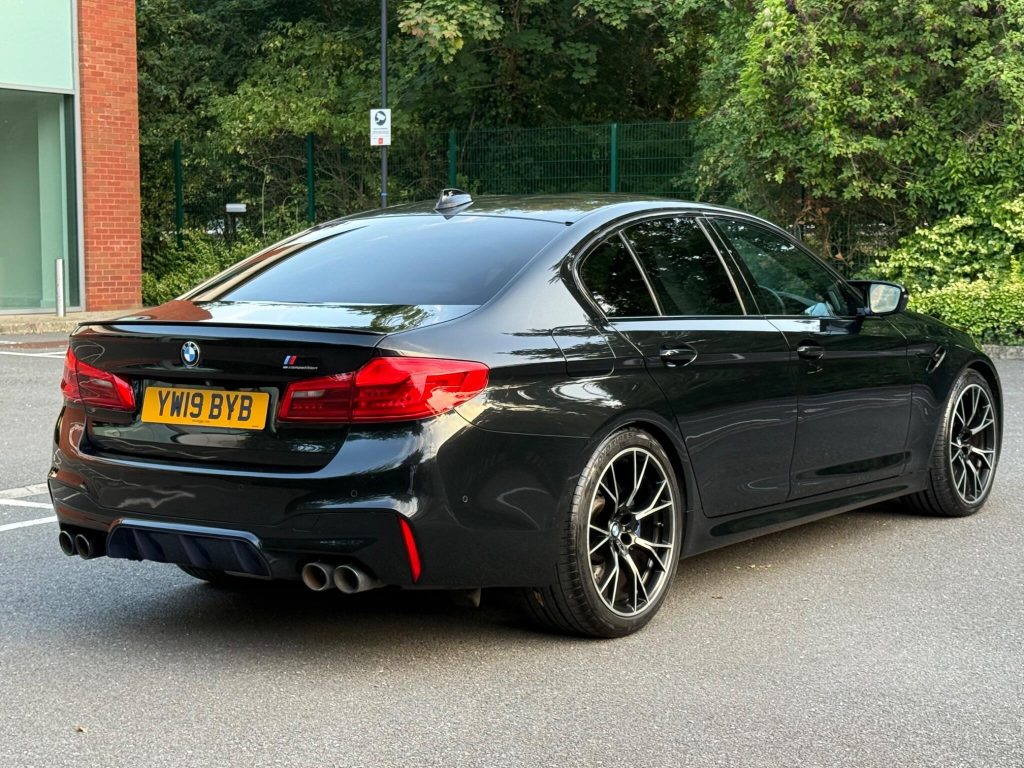 BMW M5 4.4i V8 Competition Steptronic xDrive Euro 6 (s/s) 4dr — photo 19 of 93