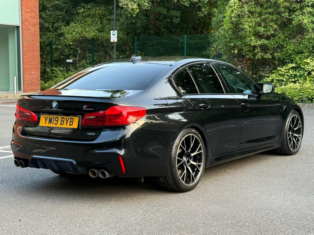 BMW M5 4.4i V8 Competition Steptronic xDrive Euro 6 (s/s) 4dr — photo 22 of 93