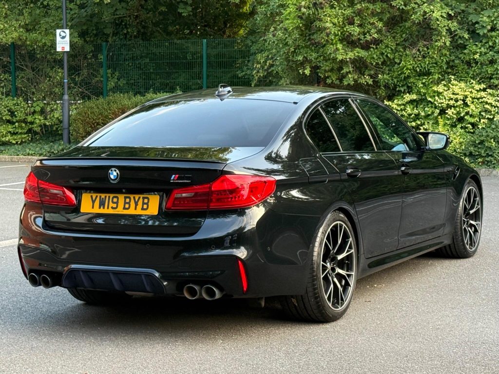 BMW M5 4.4i V8 Competition Steptronic xDrive Euro 6 (s/s) 4dr — photo 23 of 93