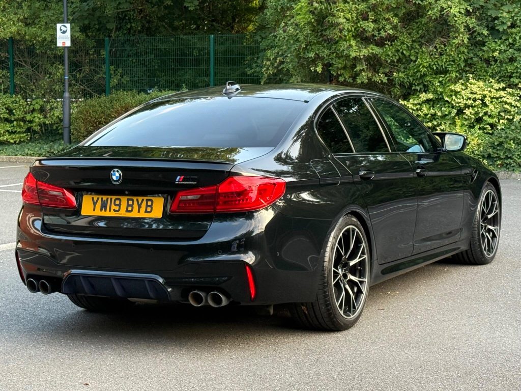 BMW M5 4.4i V8 Competition Steptronic xDrive Euro 6 (s/s) 4dr — photo 26 of 93