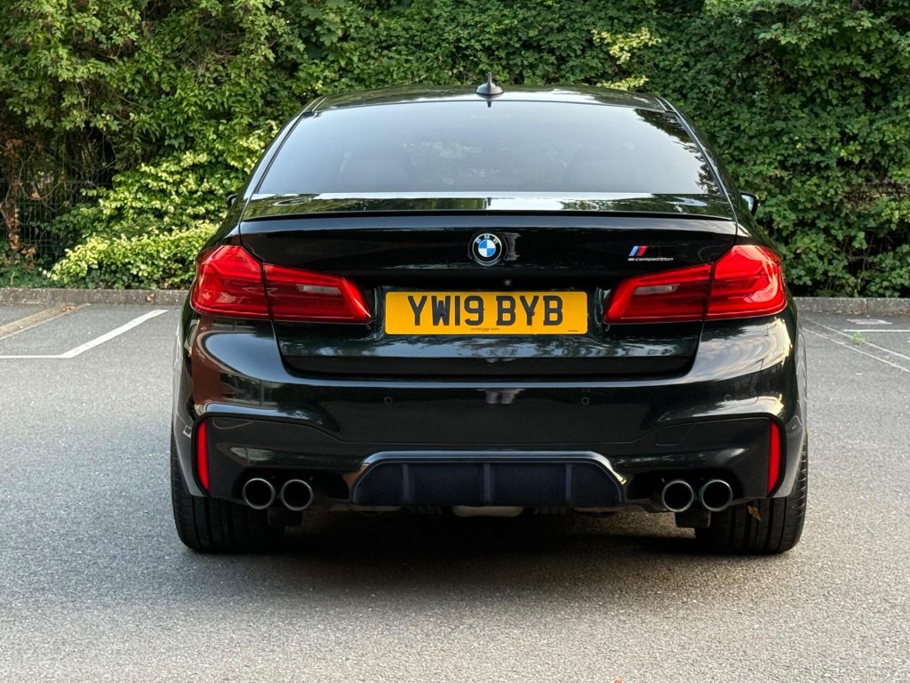 BMW M5 4.4i V8 Competition Steptronic xDrive Euro 6 (s/s) 4dr — photo 27 of 93