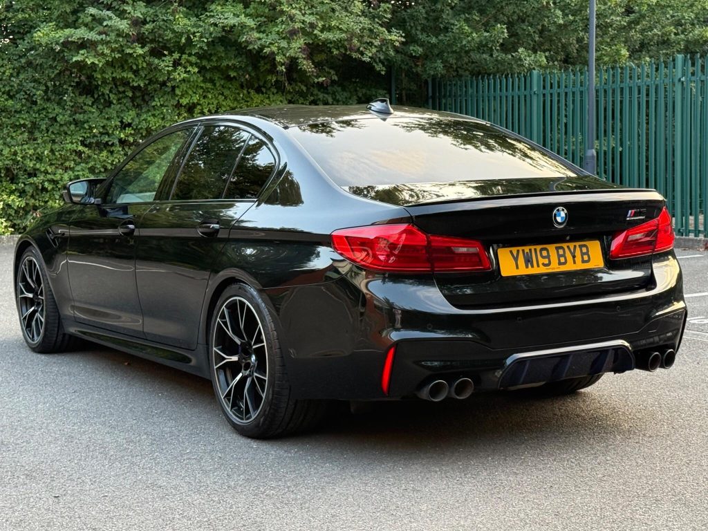 BMW M5 4.4i V8 Competition Steptronic xDrive Euro 6 (s/s) 4dr — photo 31 of 93