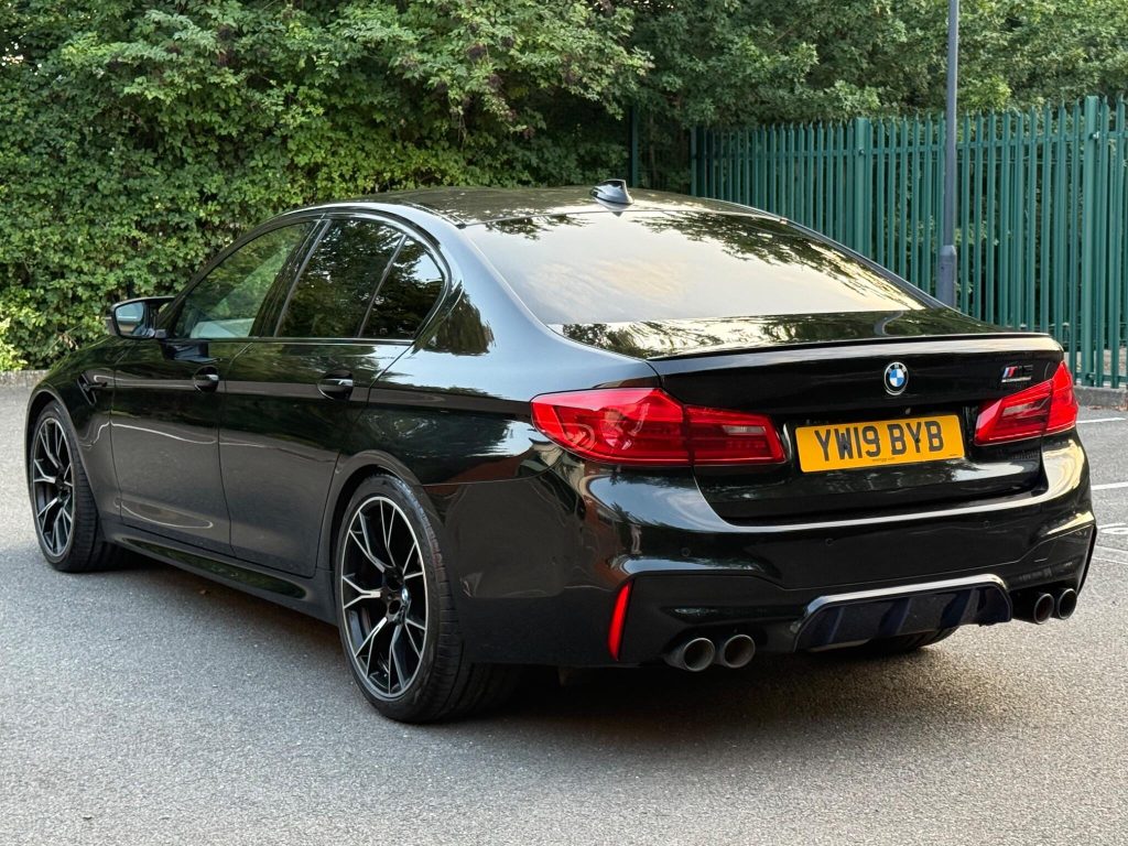 BMW M5 4.4i V8 Competition Steptronic xDrive Euro 6 (s/s) 4dr — photo 32 of 93