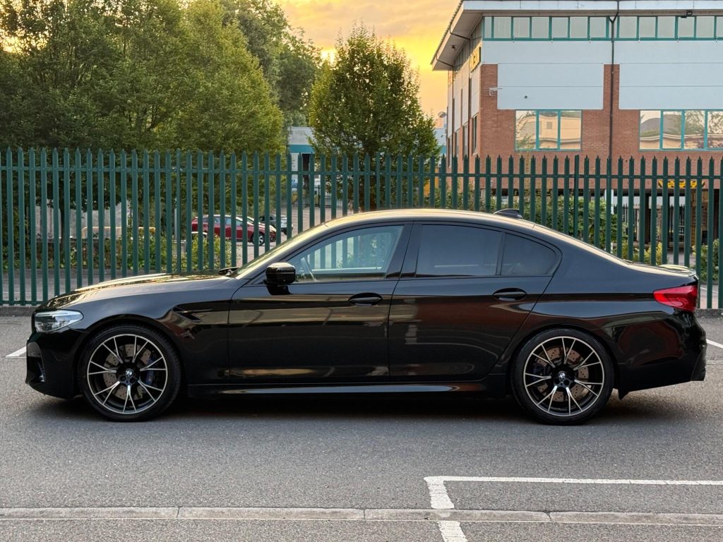 BMW M5 4.4i V8 Competition Steptronic xDrive Euro 6 (s/s) 4dr — photo 34 of 93