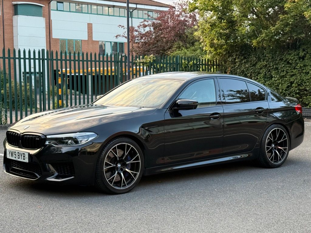 BMW M5 4.4i V8 Competition Steptronic xDrive Euro 6 (s/s) 4dr — photo 37 of 93