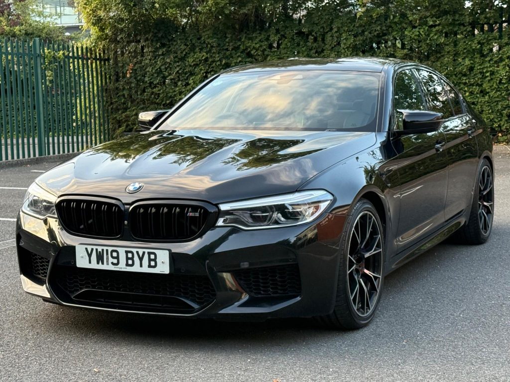 BMW M5 4.4i V8 Competition Steptronic xDrive Euro 6 (s/s) 4dr — photo 40 of 93