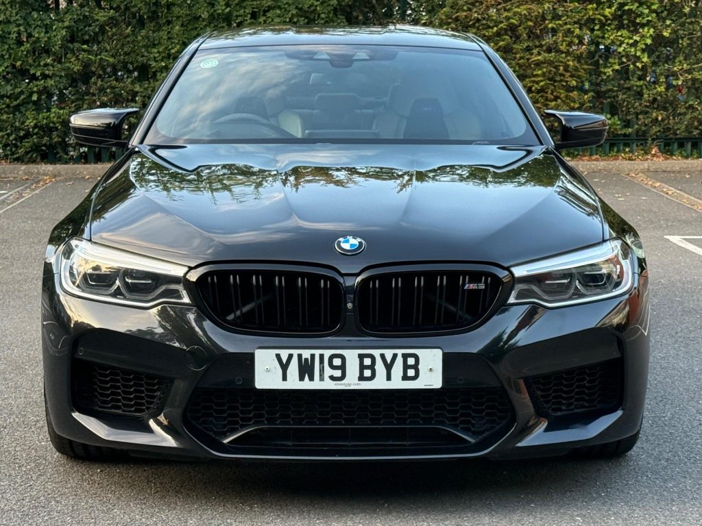 BMW M5 4.4i V8 Competition Steptronic xDrive Euro 6 (s/s) 4dr — photo 44 of 93