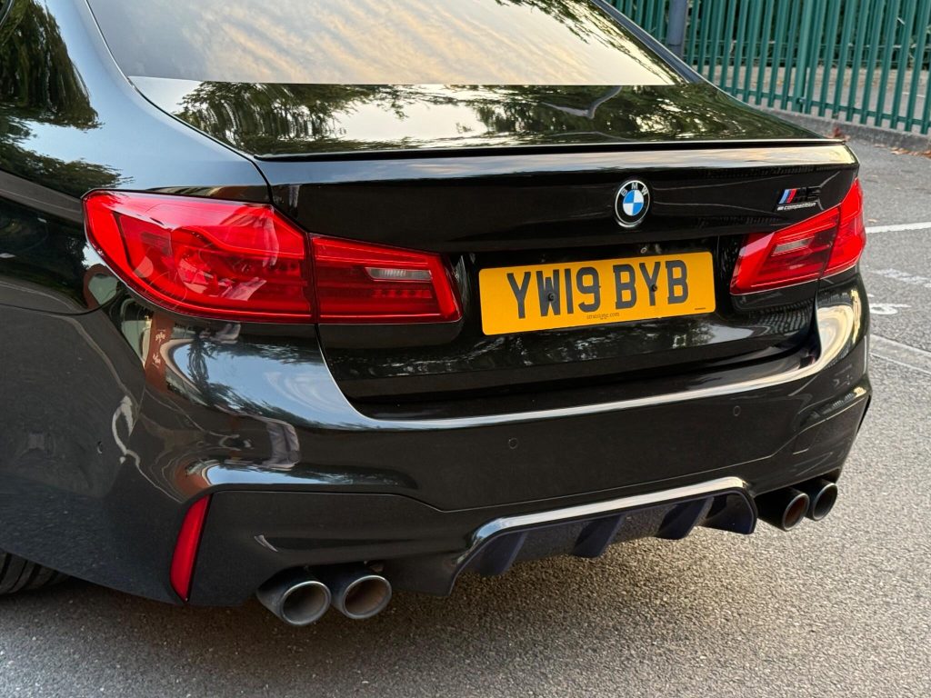 BMW M5 4.4i V8 Competition Steptronic xDrive Euro 6 (s/s) 4dr — photo 53 of 93