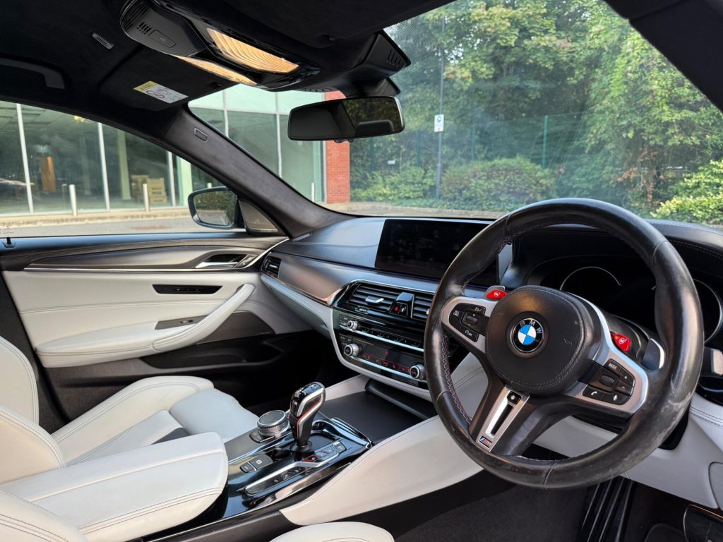 BMW M5 4.4i V8 Competition Steptronic xDrive Euro 6 (s/s) 4dr — photo 71 of 93