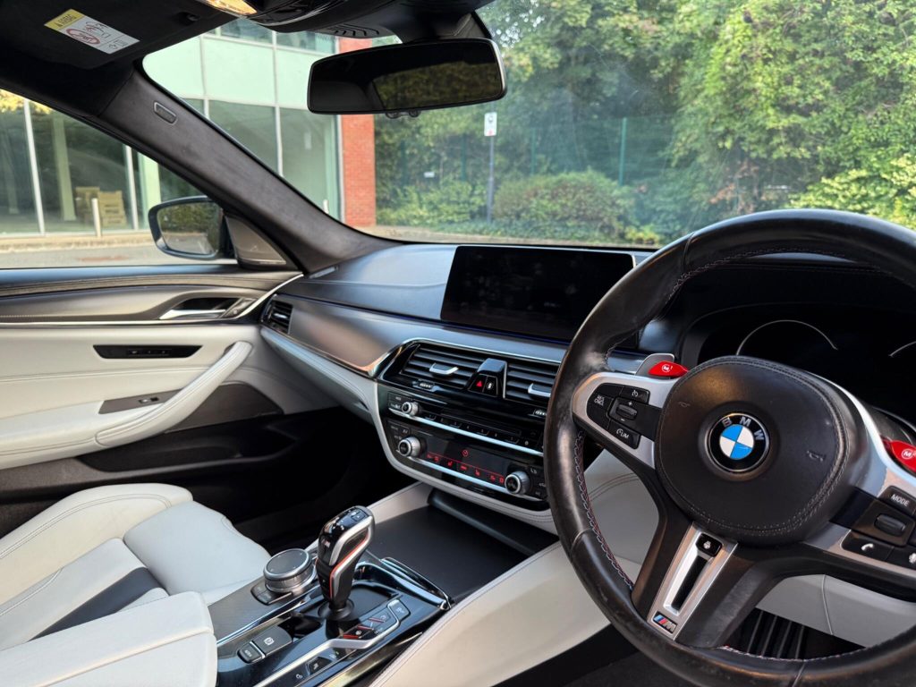 BMW M5 4.4i V8 Competition Steptronic xDrive Euro 6 (s/s) 4dr — photo 74 of 93