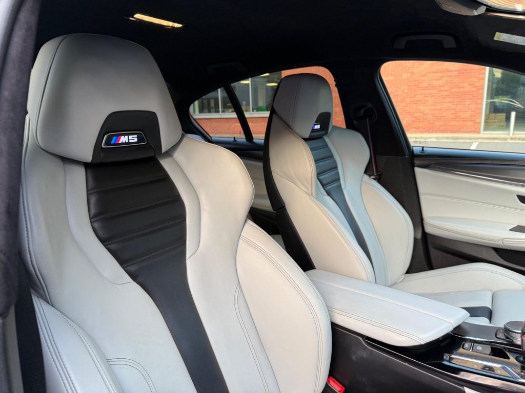BMW M5 4.4i V8 Competition Steptronic xDrive Euro 6 (s/s) 4dr — photo 76 of 93