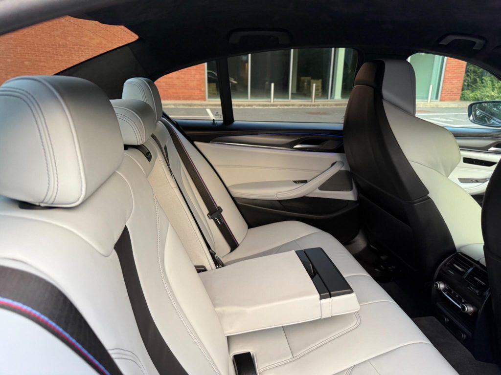BMW M5 4.4i V8 Competition Steptronic xDrive Euro 6 (s/s) 4dr — photo 80 of 93