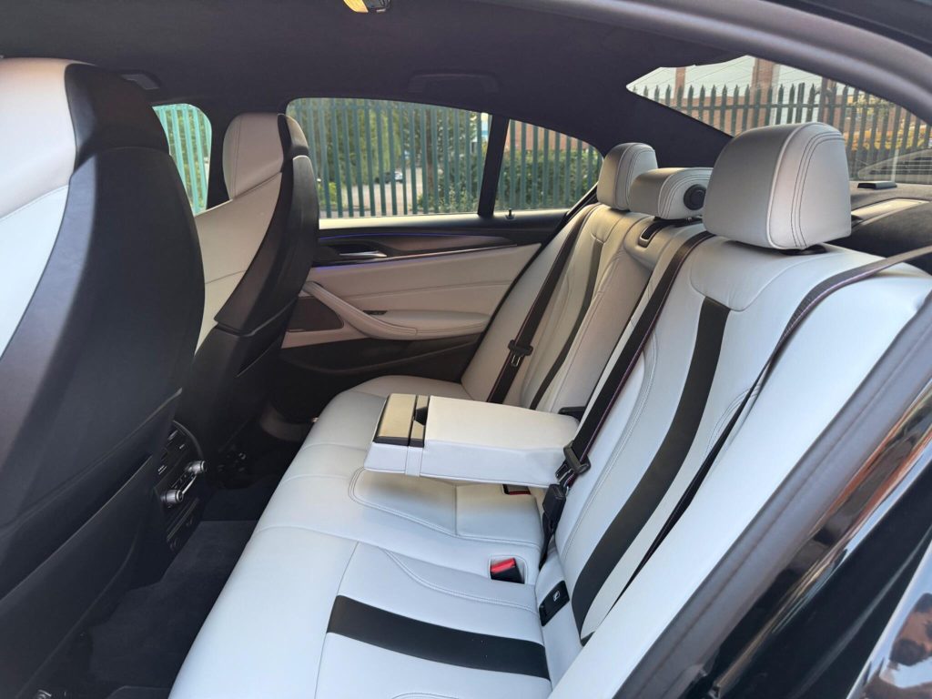 BMW M5 4.4i V8 Competition Steptronic xDrive Euro 6 (s/s) 4dr — photo 85 of 93