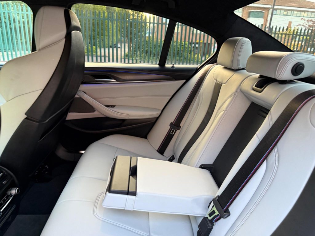 BMW M5 4.4i V8 Competition Steptronic xDrive Euro 6 (s/s) 4dr — photo 87 of 93