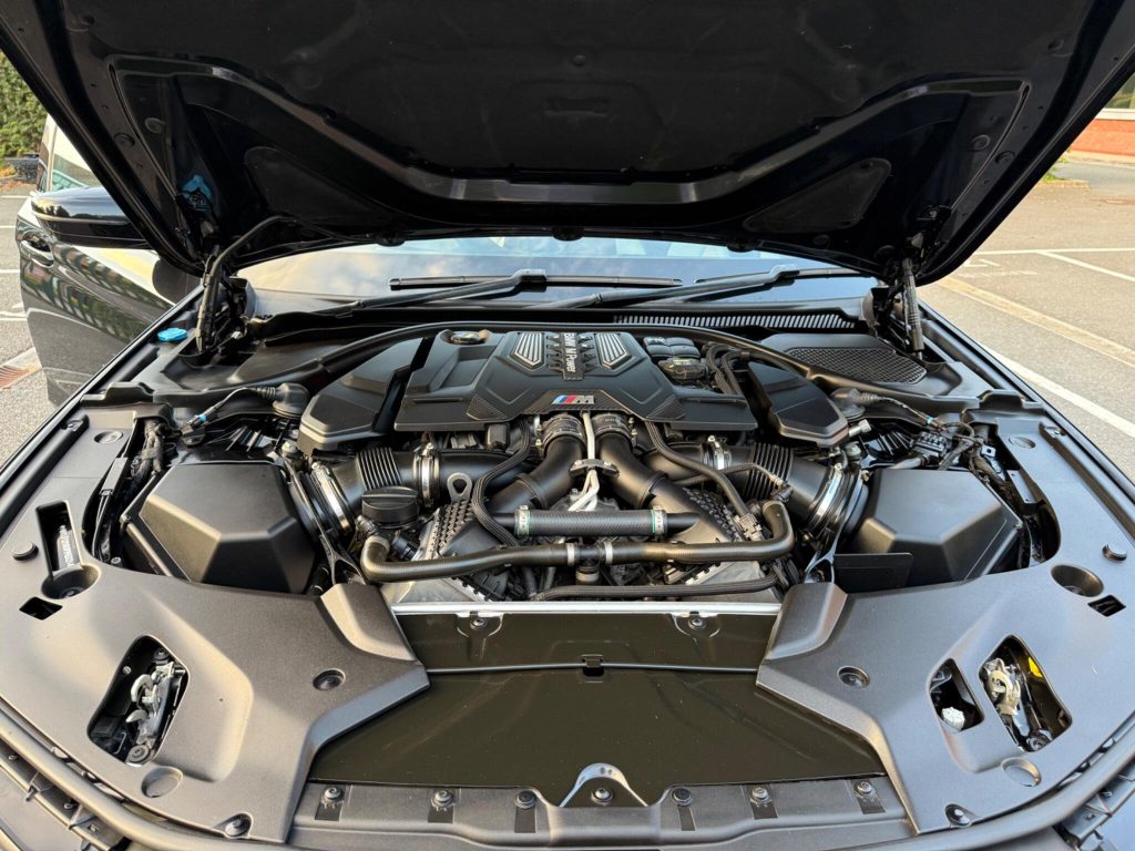 BMW M5 4.4i V8 Competition Steptronic xDrive Euro 6 (s/s) 4dr — photo 90 of 93