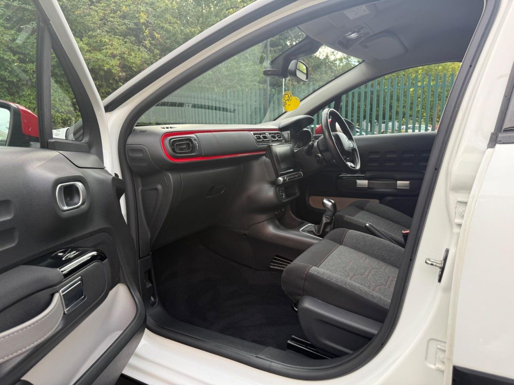 Citroen C3 1.2 PureTech Flair Euro 6 (s/s) 5dr — photo 29 of 56
