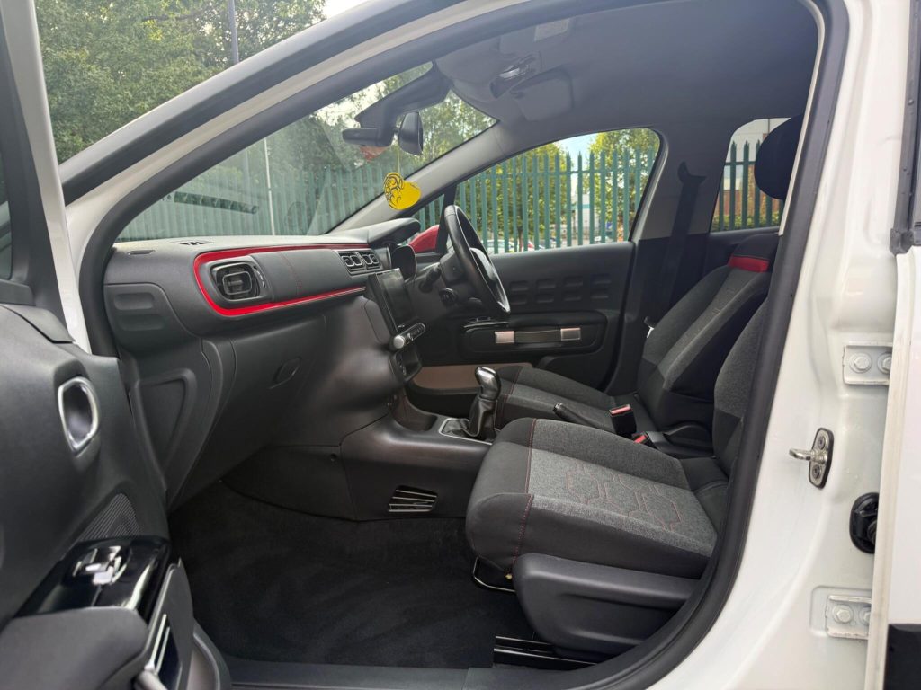 Citroen C3 1.2 PureTech Flair Euro 6 (s/s) 5dr — photo 30 of 56
