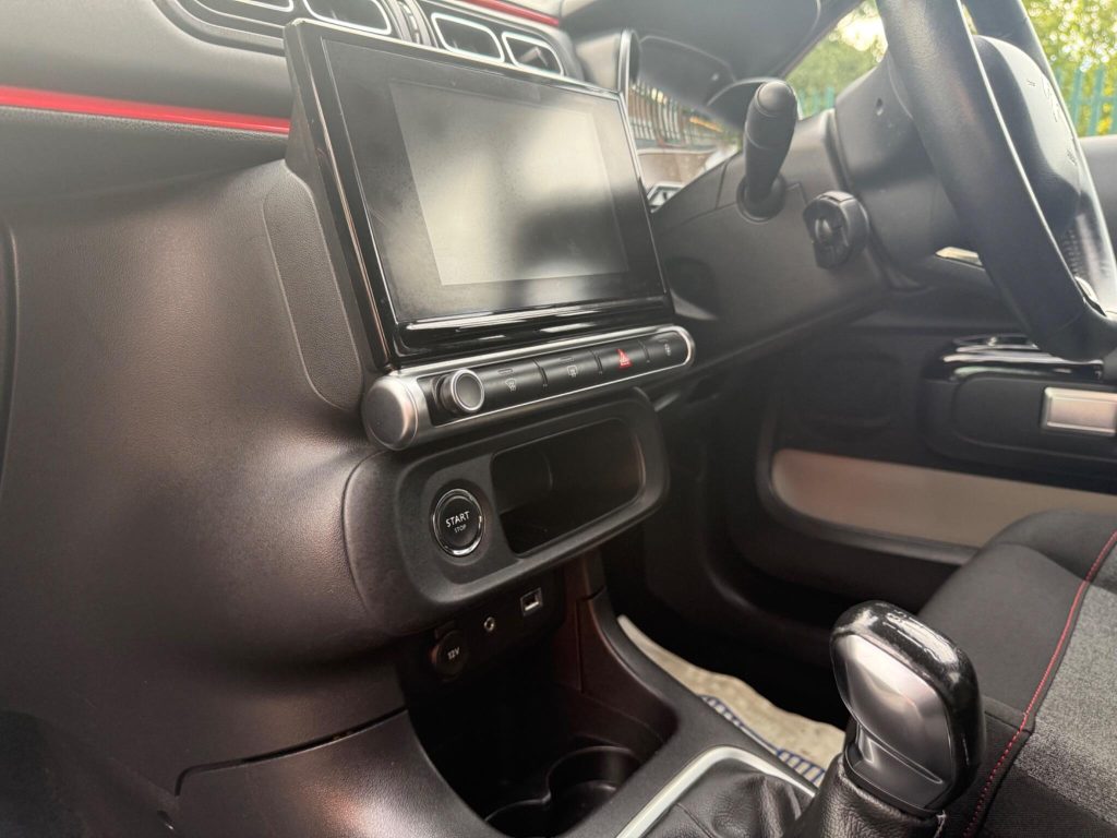 Citroen C3 1.2 PureTech Flair Euro 6 (s/s) 5dr — photo 35 of 56