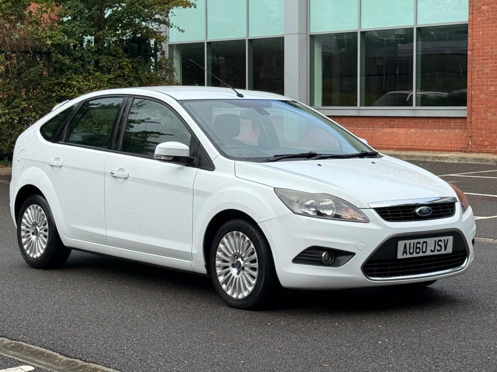 Ford Focus 2.0 Titanium 5dr — photo 3 of 55