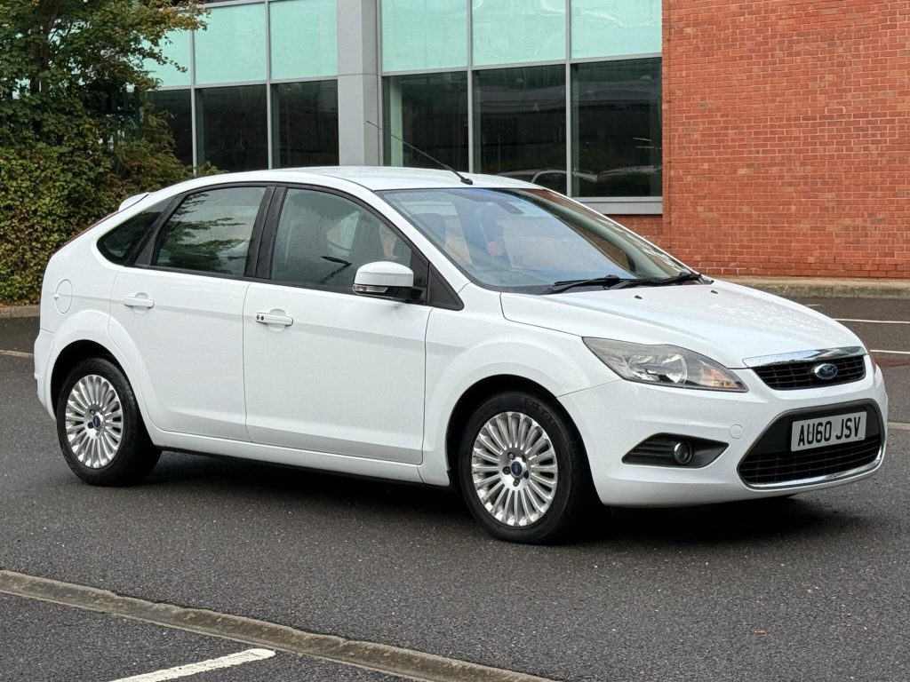 Ford Focus 2.0 Titanium 5dr — photo 4 of 55