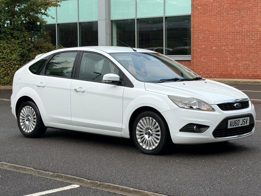 Ford Focus 2.0 Titanium 5dr — photo 5 of 55