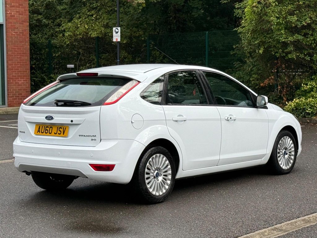 Ford Focus 2.0 Titanium 5dr — photo 7 of 55