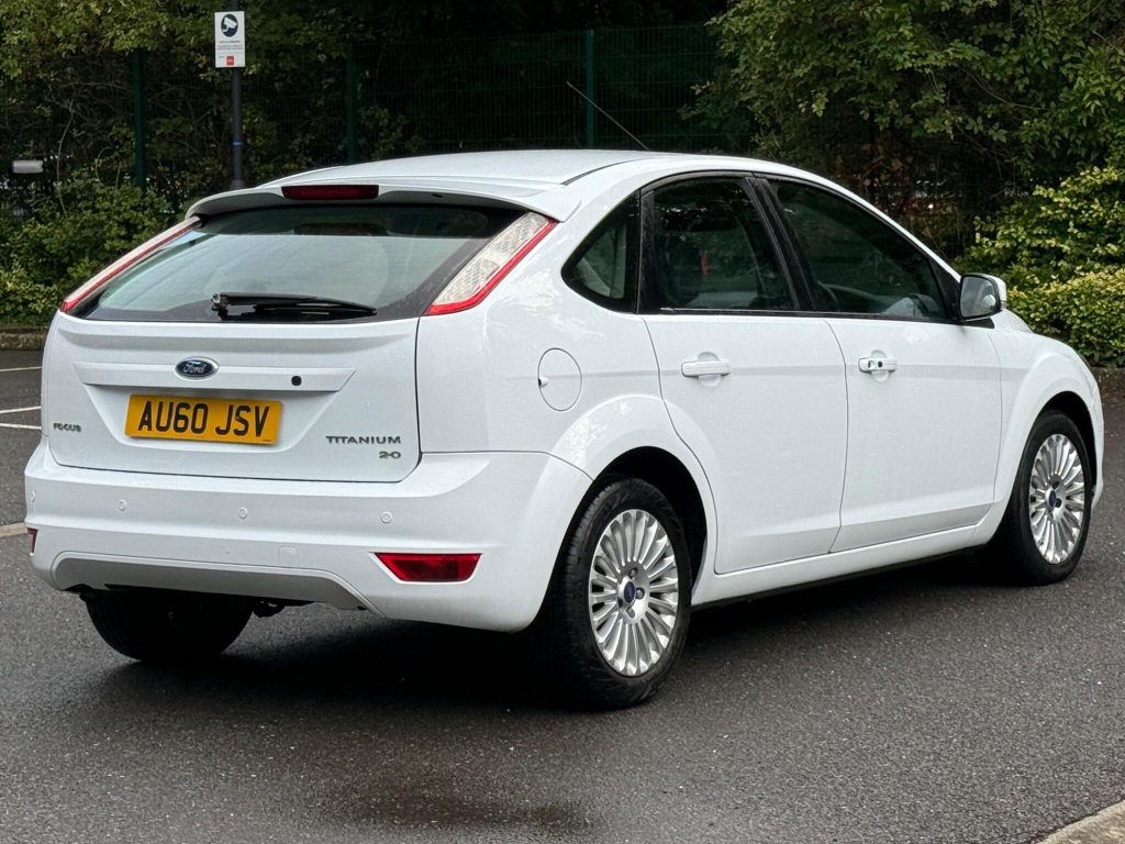 Ford Focus 2.0 Titanium 5dr — photo 12 of 55