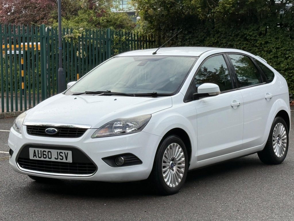 Ford Focus 2.0 Titanium 5dr — photo 21 of 55
