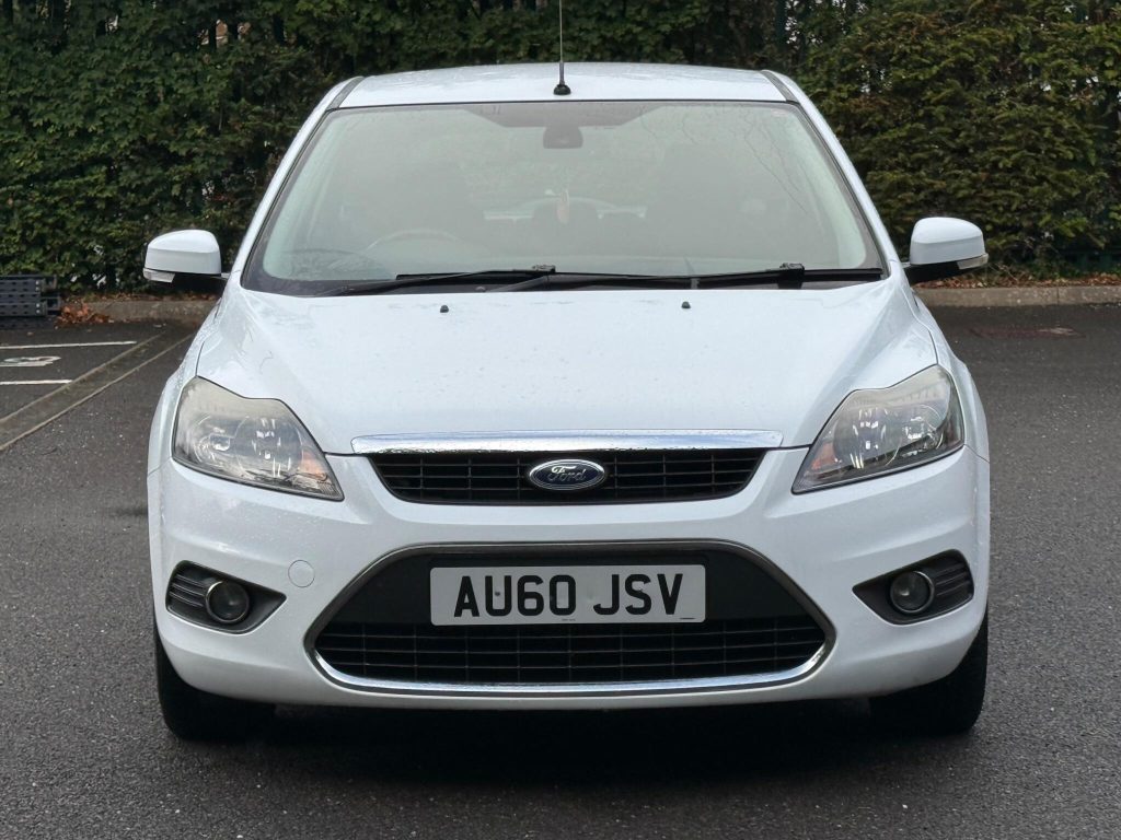 Ford Focus 2.0 Titanium 5dr — photo 22 of 55