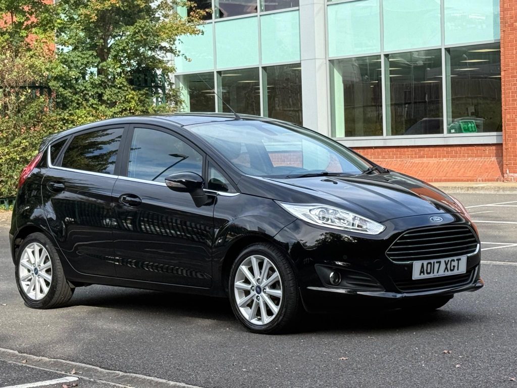 Ford Fiesta 1.0T EcoBoost Titanium Euro 6 (s/s) 5dr — photo 3 of 49