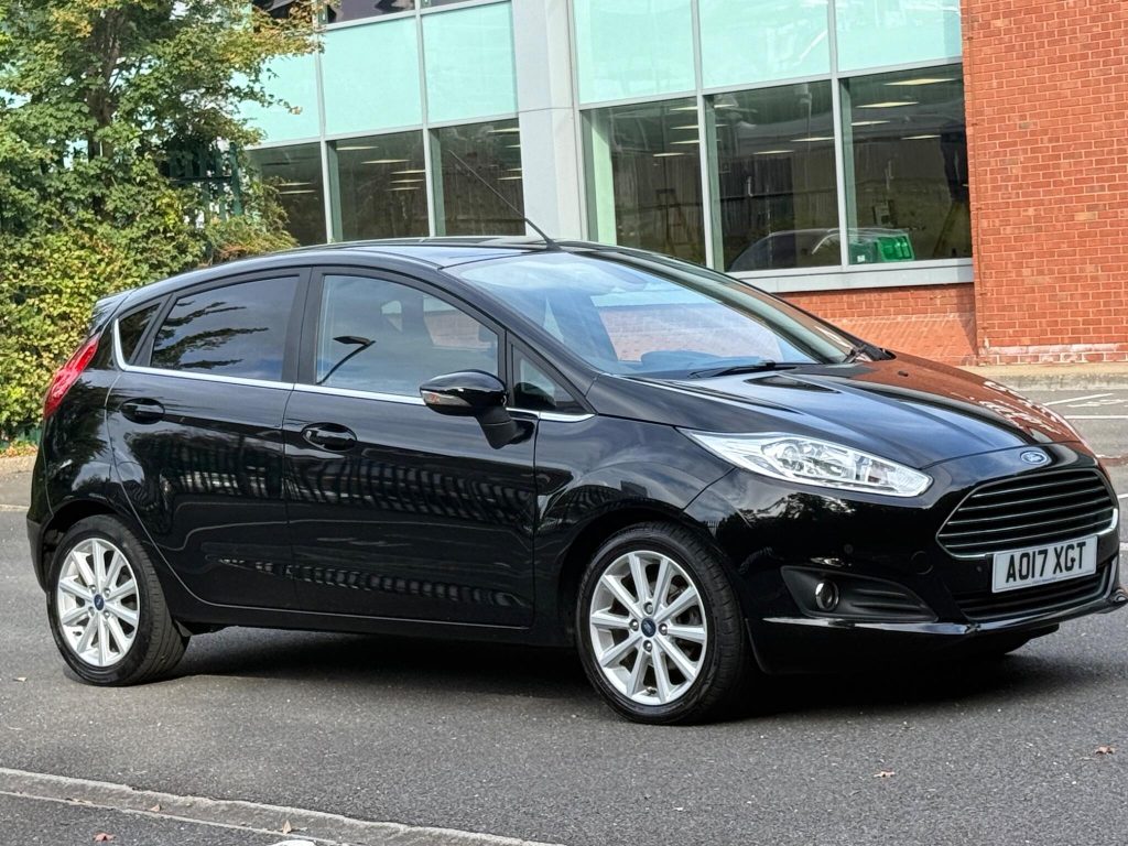 Ford Fiesta 1.0T EcoBoost Titanium Euro 6 (s/s) 5dr — photo 5 of 49