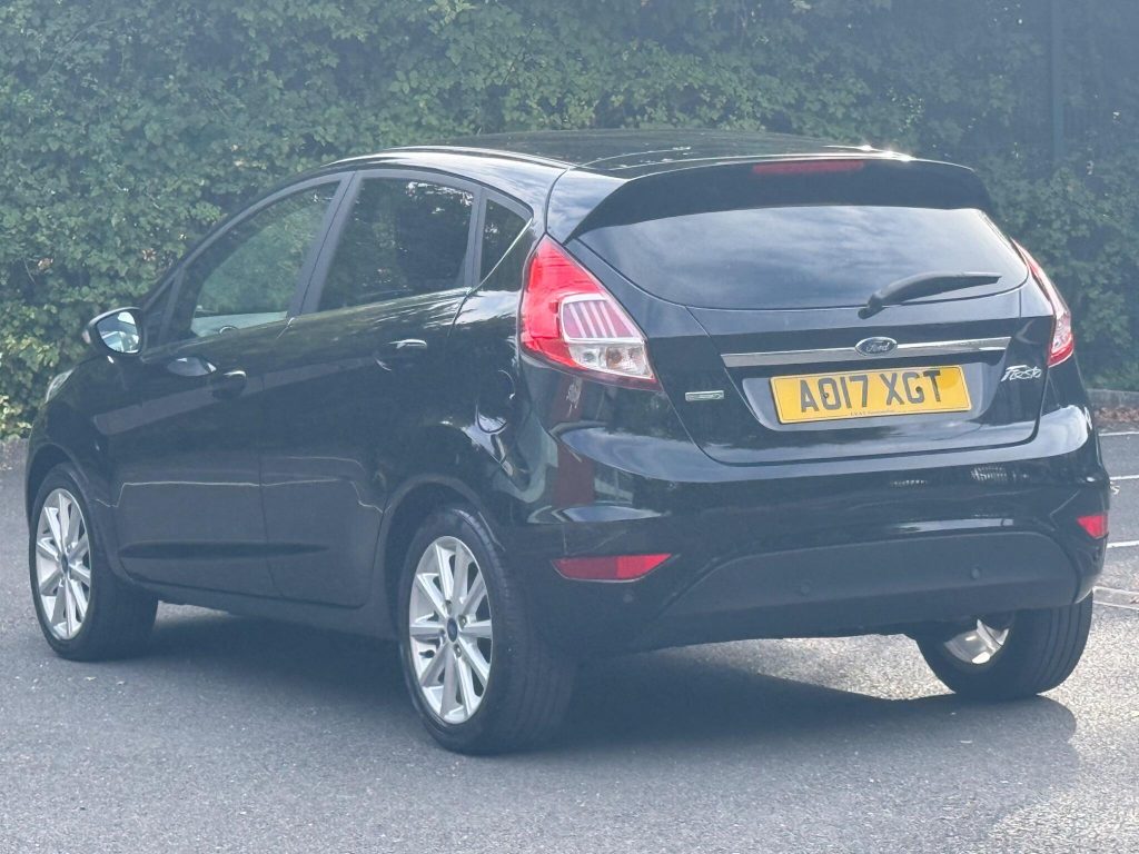 Ford Fiesta 1.0T EcoBoost Titanium Euro 6 (s/s) 5dr — photo 11 of 49
