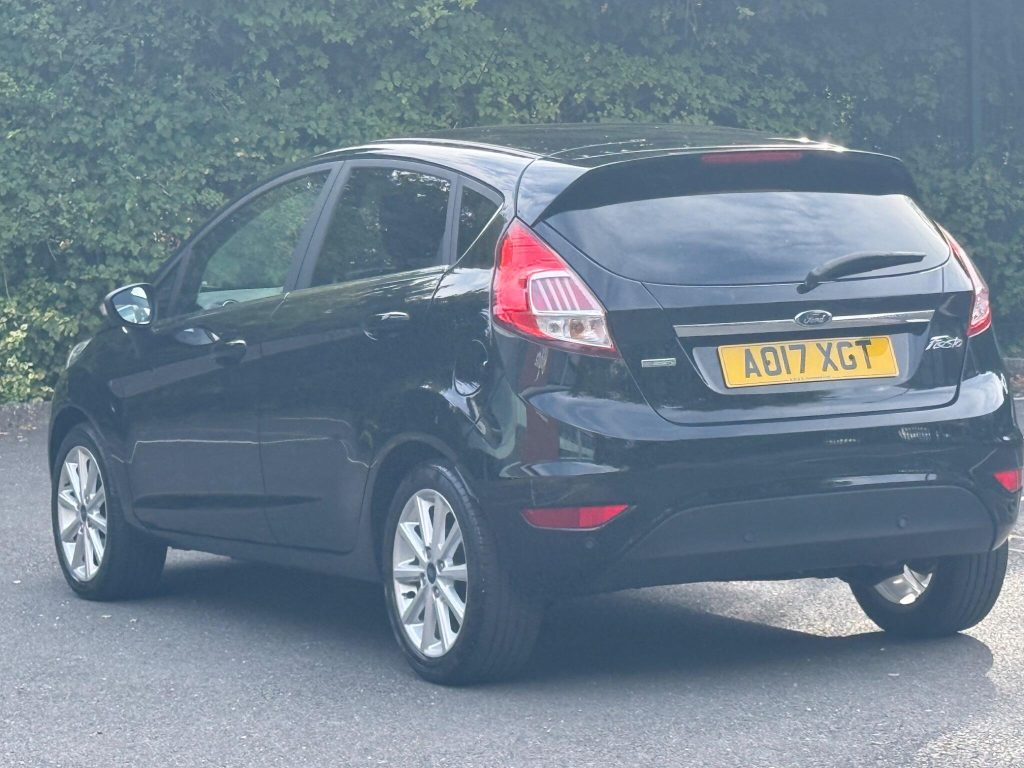 Ford Fiesta 1.0T EcoBoost Titanium Euro 6 (s/s) 5dr — photo 14 of 49