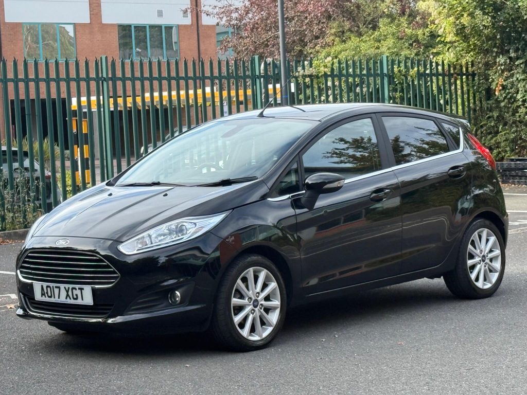 Ford Fiesta 1.0T EcoBoost Titanium Euro 6 (s/s) 5dr — photo 20 of 49