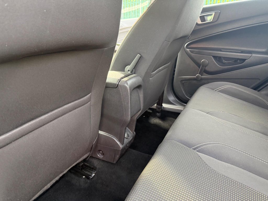 Ford Fiesta 1.0T EcoBoost Titanium Euro 6 (s/s) 5dr — photo 47 of 49