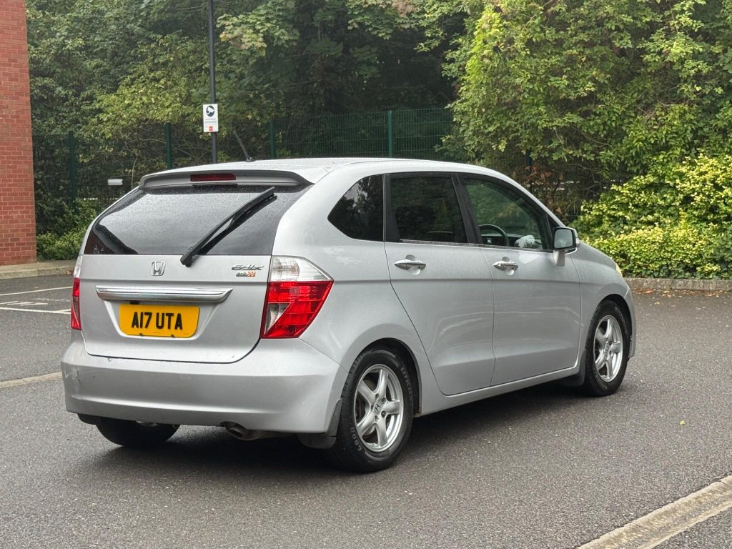 Honda FR-V 1.8 i-VTEC ES 5dr — photo 4 of 49