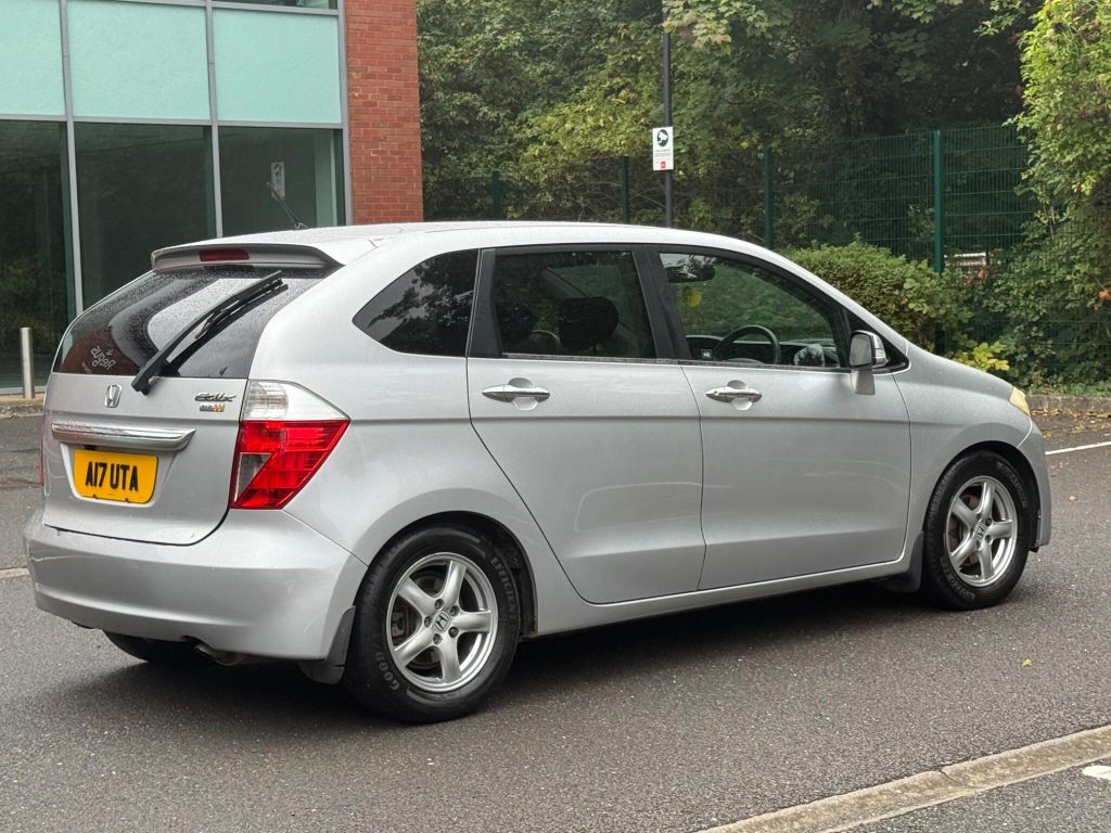 Honda FR-V 1.8 i-VTEC ES 5dr — photo 5 of 49
