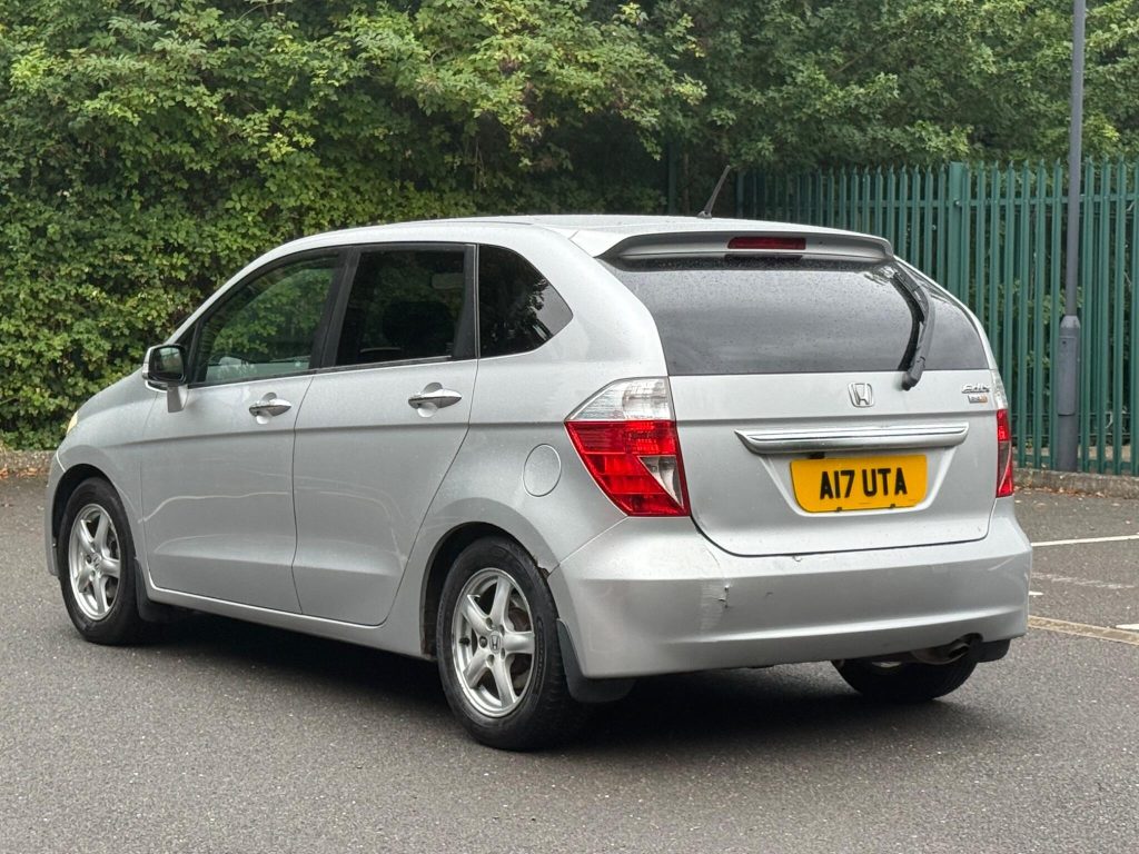 Honda FR-V 1.8 i-VTEC ES 5dr — photo 9 of 49