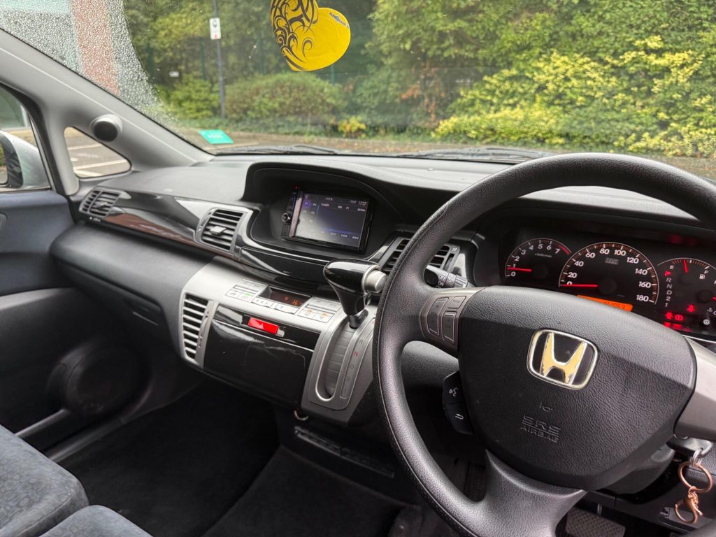 Honda FR-V 1.8 i-VTEC ES 5dr — photo 29 of 49