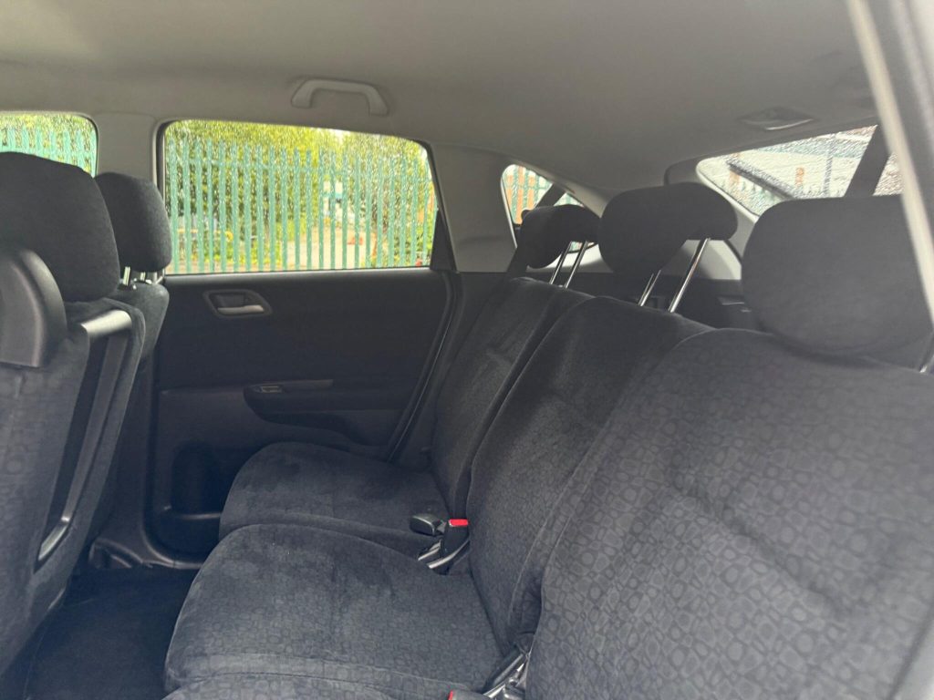 Honda FR-V 1.8 i-VTEC ES 5dr — photo 43 of 49