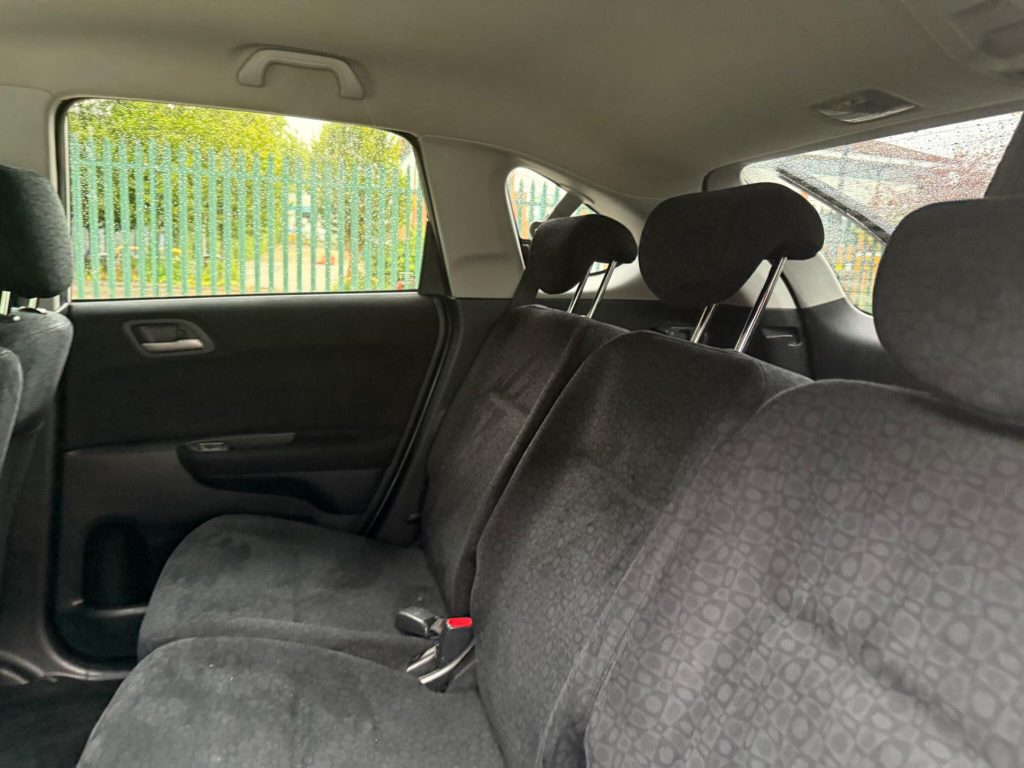 Honda FR-V 1.8 i-VTEC ES 5dr — photo 44 of 49