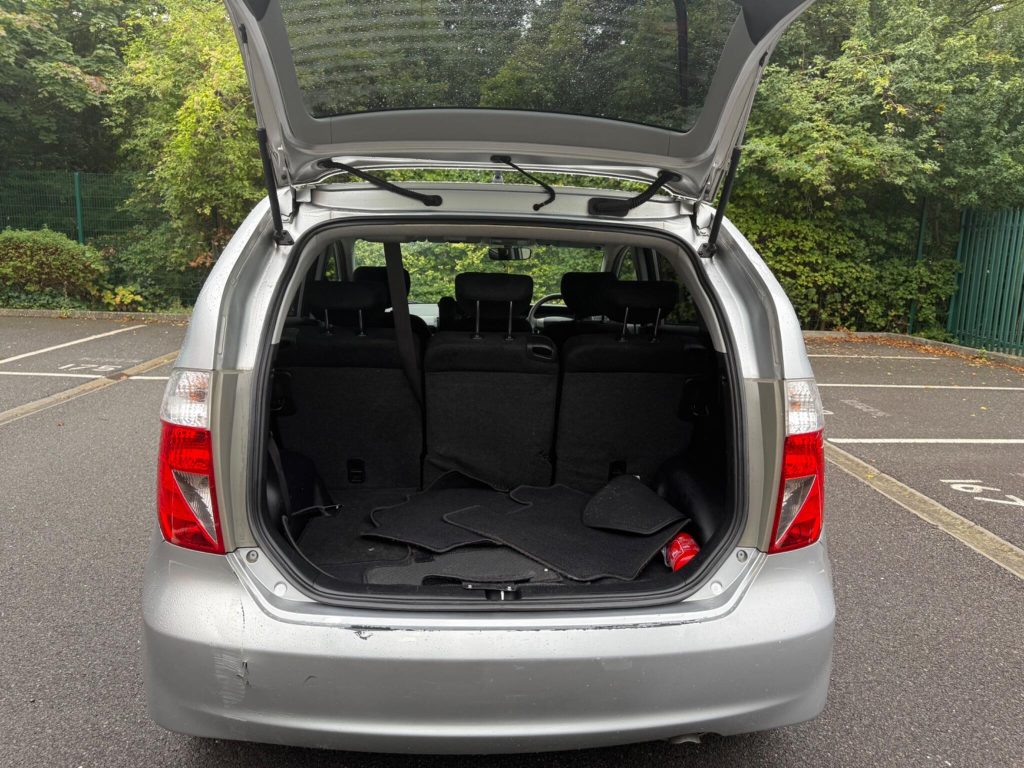 Honda FR-V 1.8 i-VTEC ES 5dr — photo 47 of 49