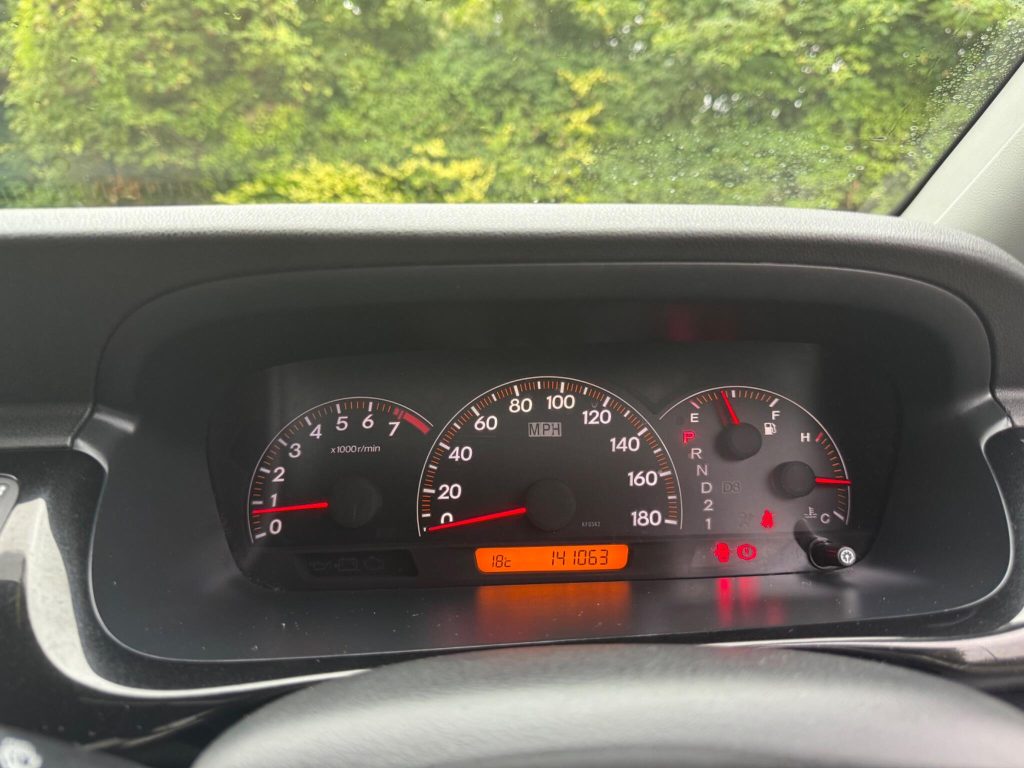 Honda FR-V 1.8 i-VTEC ES 5dr — photo 49 of 49