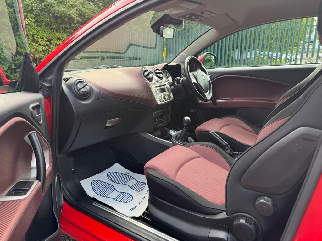 Alfa Romeo MiTo 1.4 TB MultiAir Lusso Euro 5 (s/s) 3dr — photo 13 of 46