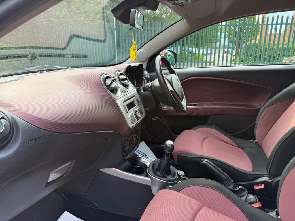 Alfa Romeo MiTo 1.4 TB MultiAir Lusso Euro 5 (s/s) 3dr — photo 16 of 46