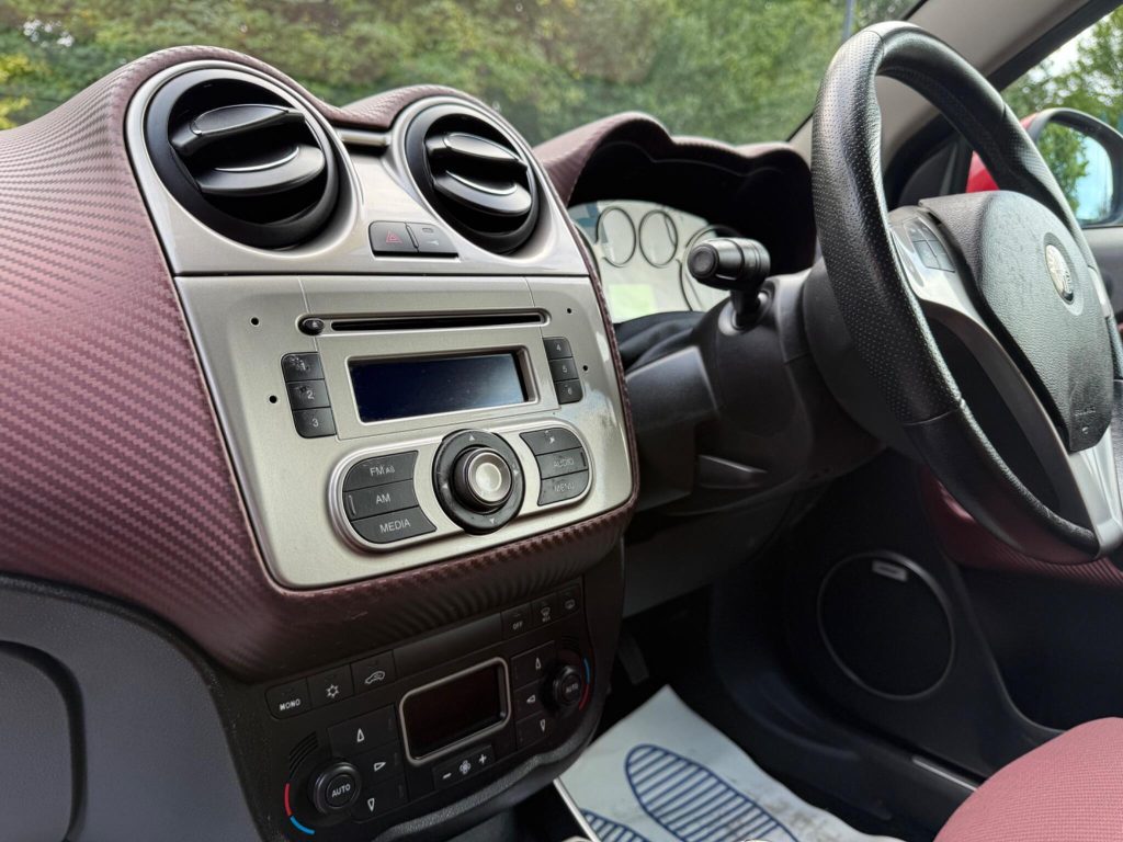 Alfa Romeo MiTo 1.4 TB MultiAir Lusso Euro 5 (s/s) 3dr — photo 30 of 46