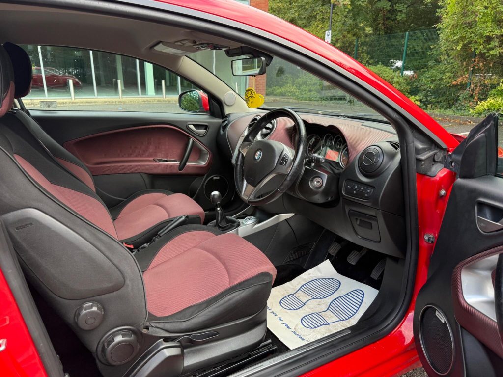 Alfa Romeo MiTo 1.4 TB MultiAir Lusso Euro 5 (s/s) 3dr — photo 31 of 46