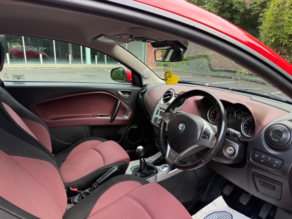 Alfa Romeo MiTo 1.4 TB MultiAir Lusso Euro 5 (s/s) 3dr — photo 33 of 46